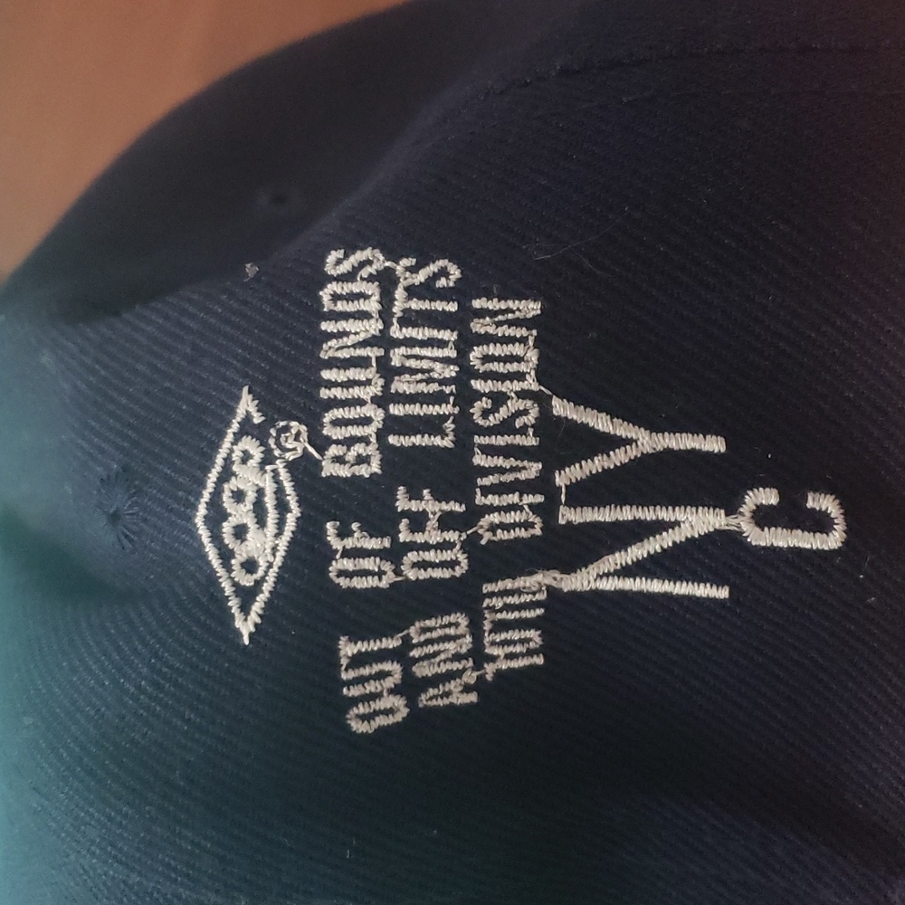 Fitted hat - Picture 3 of 4
